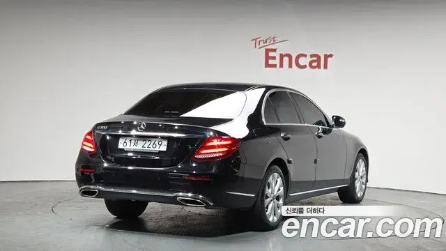 Mercedes-Benz E-Class 2018 — Şəkil 15/20