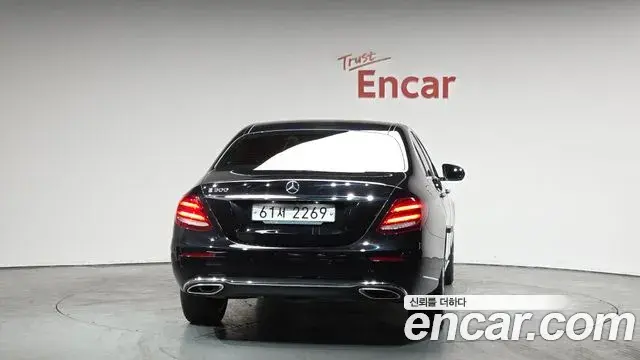 Mercedes-Benz E-Class 2018 — Şəkil 20/20