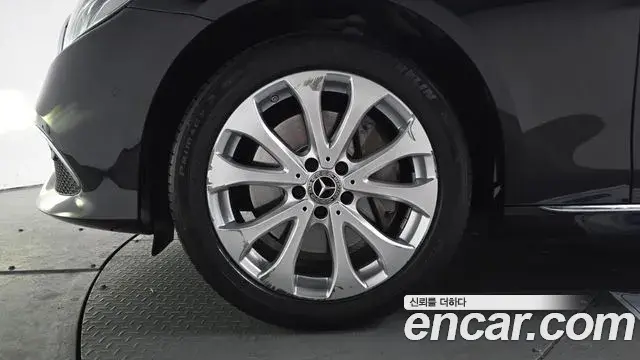 Mercedes-Benz E-Class 2018 — Şəkil 3/20