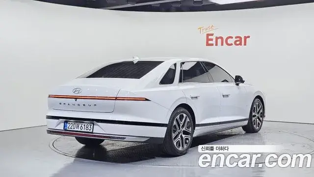 Hyundai Grandeur Hybrid 2023 — ფოტო 4/20