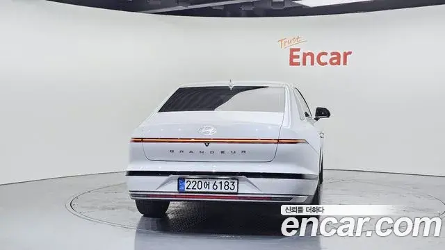 Hyundai Grandeur Hybrid 2023 — ფოტო 2/20