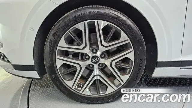Hyundai Grandeur Hybrid 2023 — ფოტო 12/20