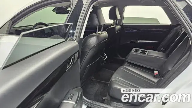 Hyundai Grandeur Hybrid 2023 — ფოტო 18/20