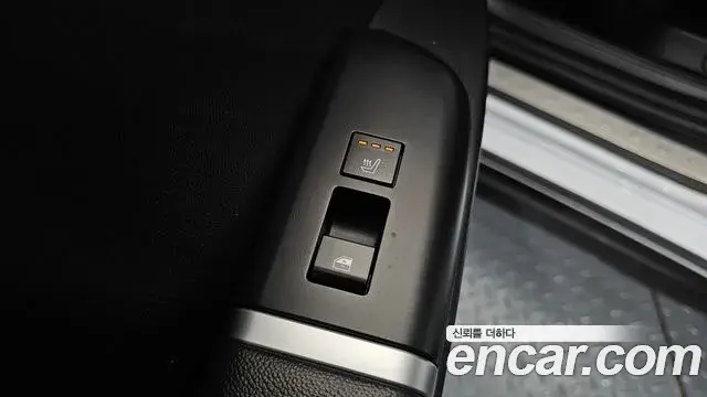 Hyundai Grandeur Hybrid 2023 — ფოტო 13/20