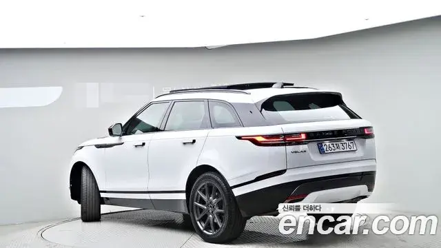 Land Rover Range Rover Velar 2024 — Şəkil 15/20