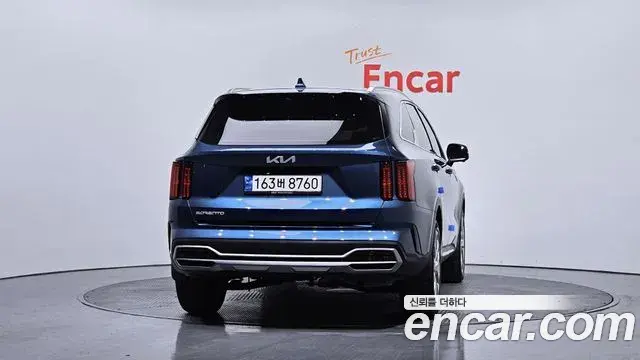 Kia Sorento 2023 — ფოტო 16/20
