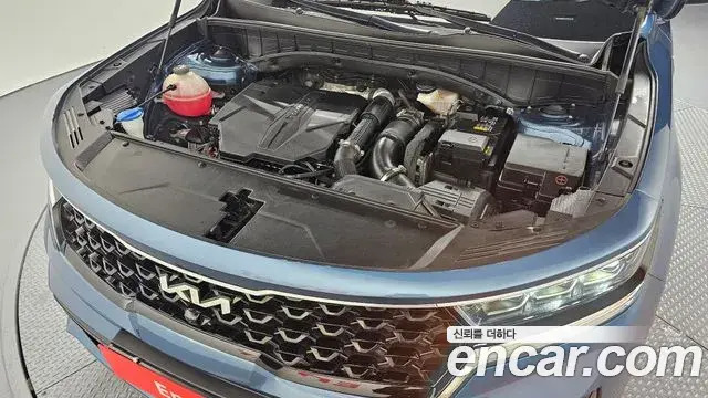 Kia Sorento 2023 — ფოტო 17/20