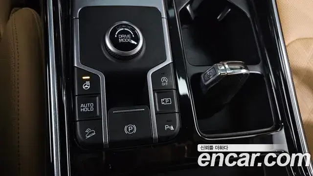Kia Sorento 2023 — ფოტო 3/20