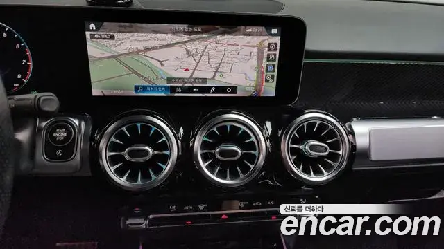 Mercedes-Benz GLB-Class 2020 — ფოტო 6/20