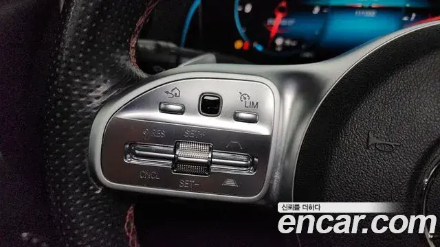 Mercedes-Benz GLB-Class 2020 — ფოტო 4/20