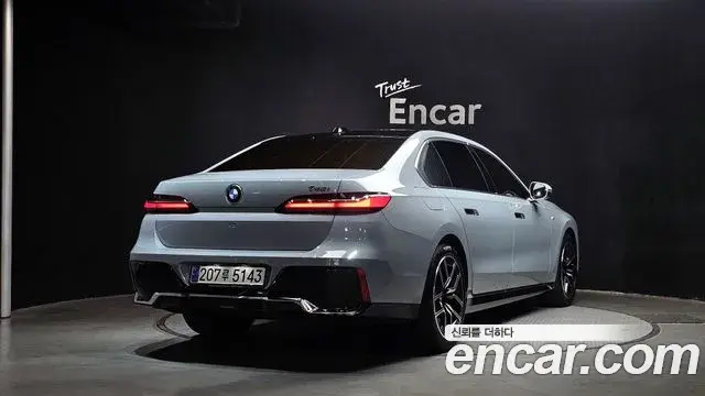 BMW 7 Series 2023 — Photo 16/20