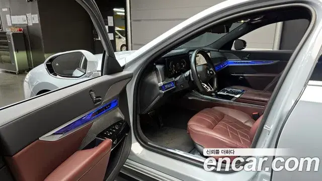 BMW 7 Series 2023 — Photo 8/20