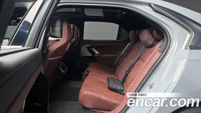 BMW 7 Series 2023 — Photo 11/20