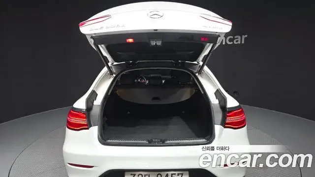 Mercedes-Benz GLC-Class 2018 — ფოტო 13/20