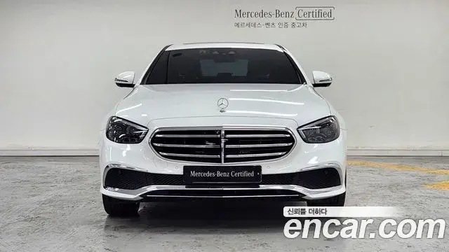 Mercedes-Benz E-Class 2023 — Photo 3/20