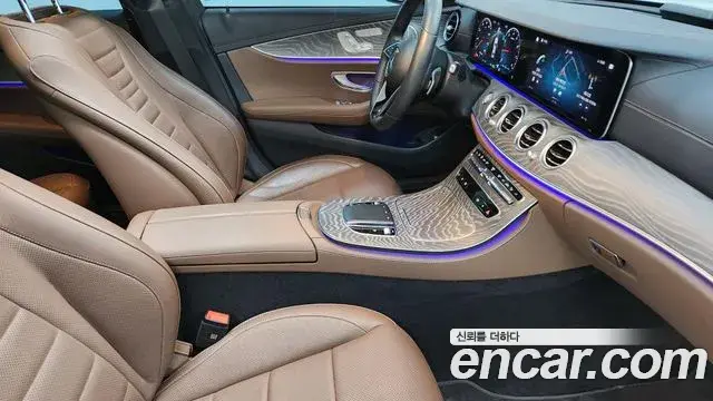Mercedes-Benz E-Class 2023 — Photo 20/20