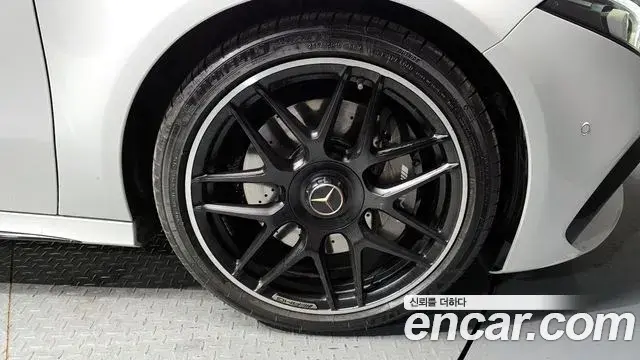 Mercedes-Benz A-Class 2023 — ფოტო 4/21