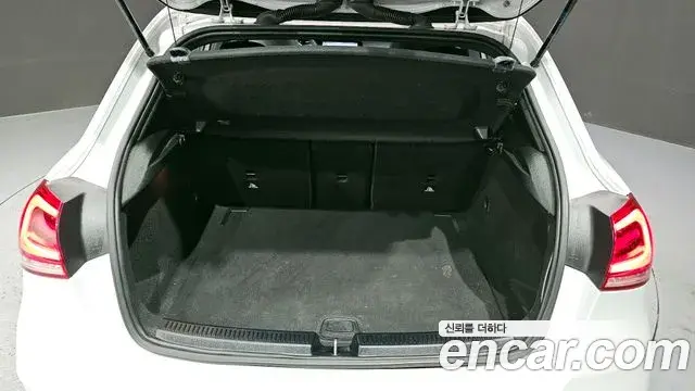 Mercedes-Benz A-Class 2023 — ფოტო 7/21