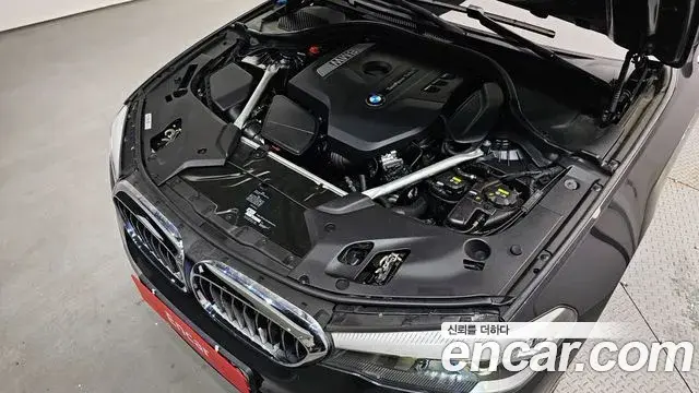 BMW 5 Series 2019 — ფოტო 14/20