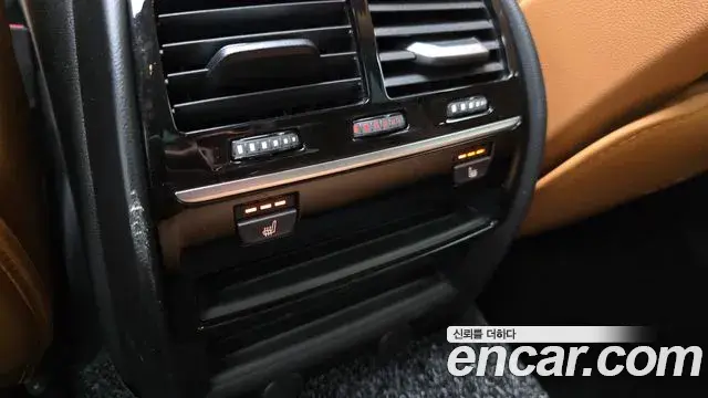 BMW 5 Series 2019 — ფოტო 18/20