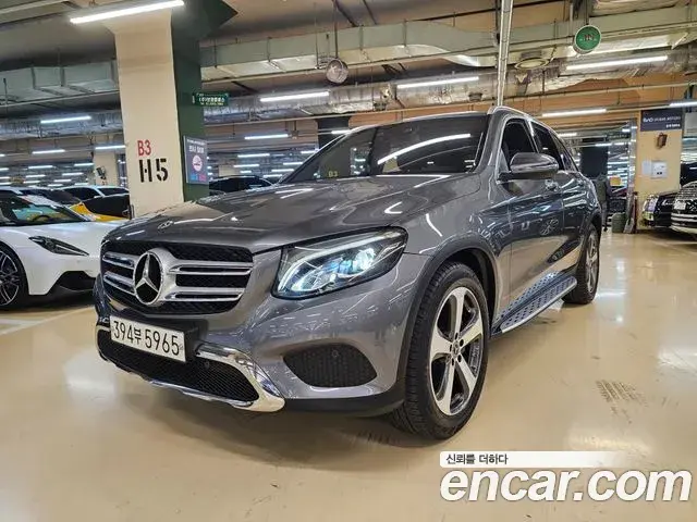 Mercedes-Benz GLC-Class 2019 — Photo 7/20