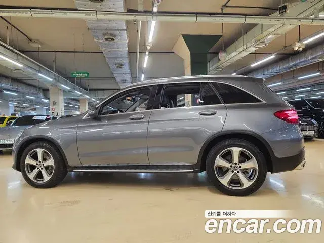 Mercedes-Benz GLC-Class 2019 — Photo 1/20
