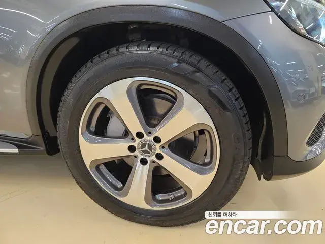 Mercedes-Benz GLC-Class 2019 — Photo 15/20