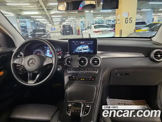 Mercedes-Benz GLC-Class 2019 — Photo 6/20