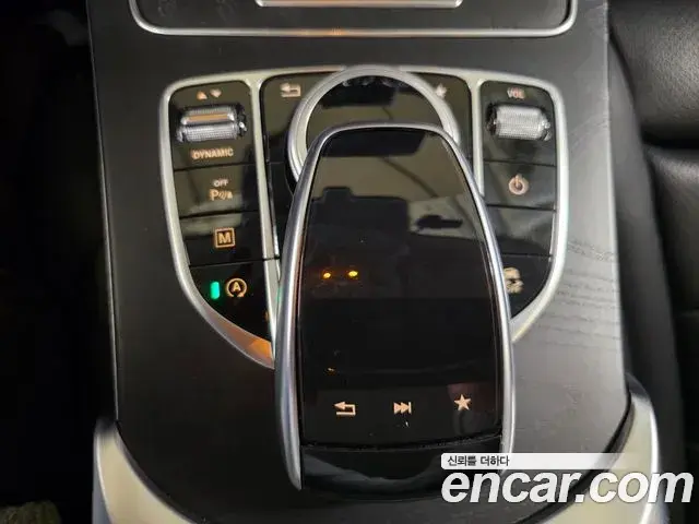 Mercedes-Benz GLC-Class 2019 — Photo 20/20