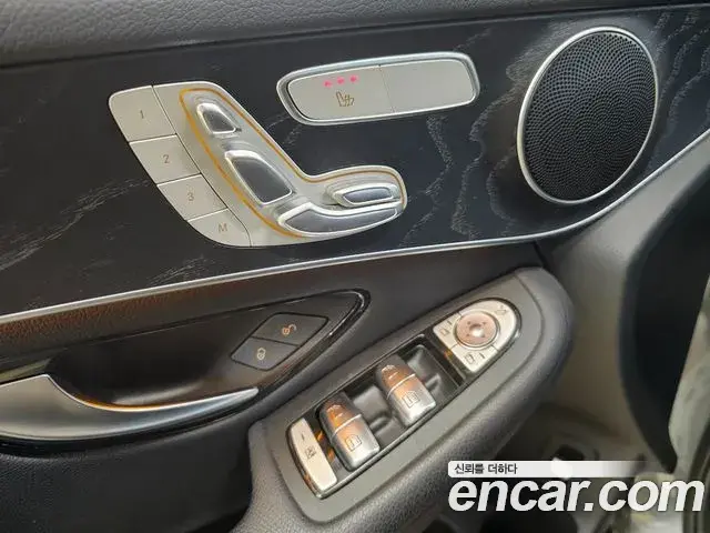 Mercedes-Benz GLC-Class 2019 — Photo 19/20