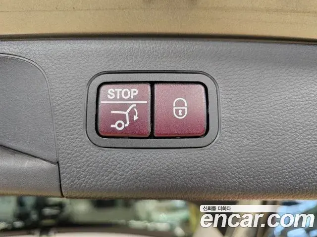 Mercedes-Benz GLC-Class 2019 — Photo 17/20