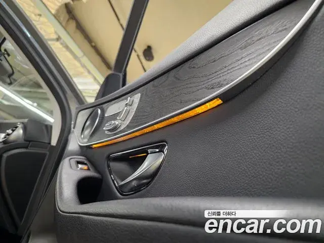 Mercedes-Benz GLC-Class 2019 — Photo 10/20