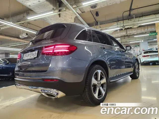 Mercedes-Benz GLC-Class 2019 — Photo 9/20