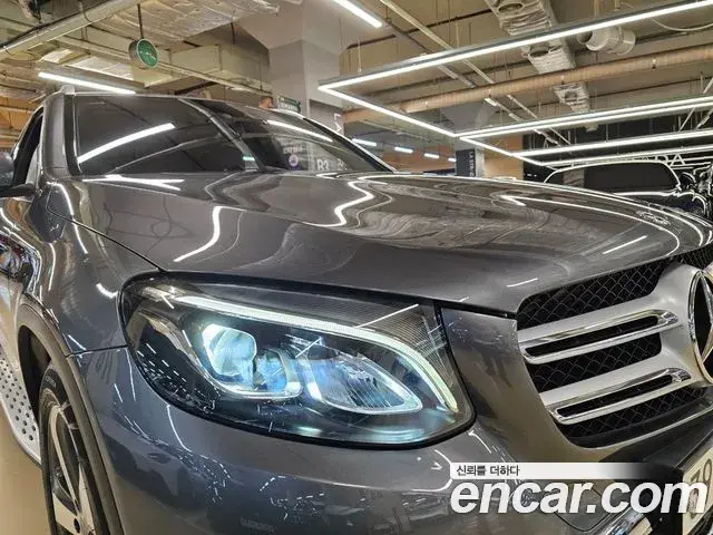 Mercedes-Benz GLC-Class 2019 — Photo 16/20