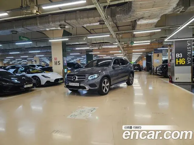 Mercedes-Benz GLC-Class 2019 — Photo 8/20