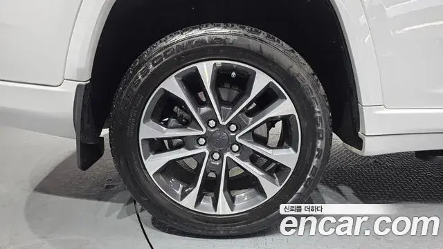 Jeep Grand Cherokee 2022 — Şəkil 11/20