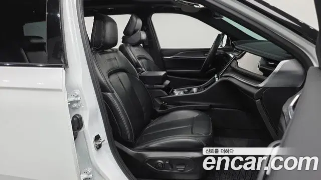 Jeep Grand Cherokee 2022 — Şəkil 18/20