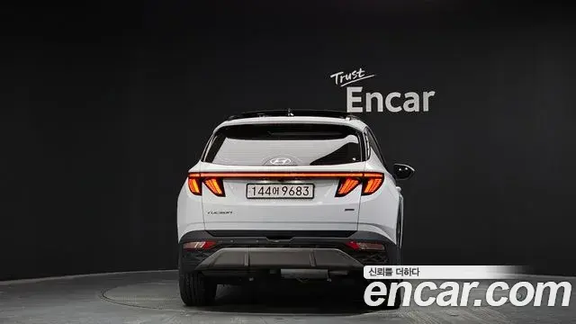 Hyundai Tucson Hybrid 2023 — ფოტო 11/20