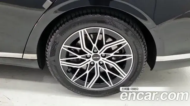 Genesis G90 2022 — ფოტო 6/18