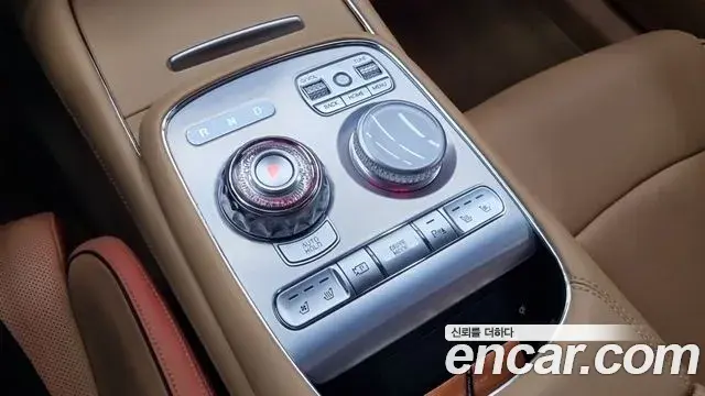 Genesis G90 2022 — ფოტო 17/18