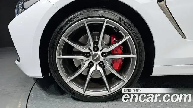 Genesis G70 2019 — Photo 6/20