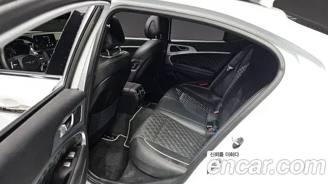 Genesis G70 2019 — Photo 7/20