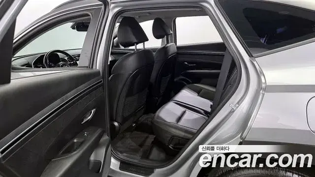 Hyundai Tucson Hybrid 2023 — ფოტო 2/20
