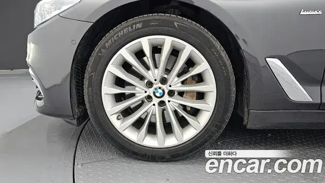 BMW 5 Series 2018 — Фото 5/20