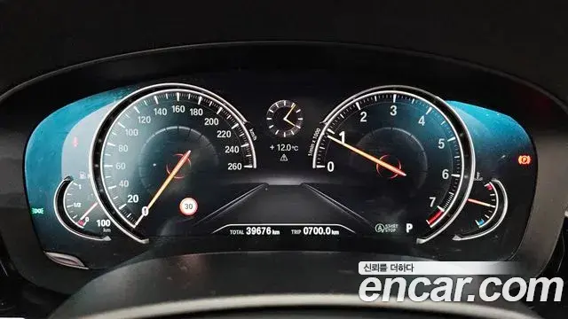 BMW 5 Series 2018 — Фото 8/20