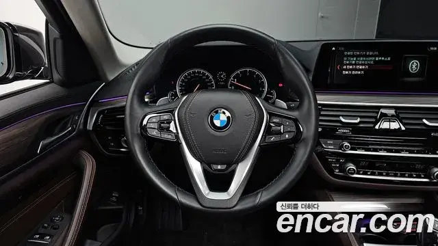 BMW 5 Series 2018 — Фото 13/20