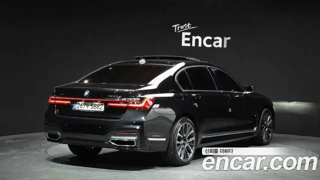 BMW 7 Series 2021 — Photo 4/20
