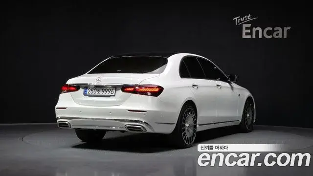 Mercedes-Benz E-Class 2022 — Фото 2/20