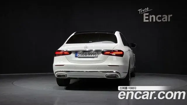 Mercedes-Benz E-Class 2022 — Фото 4/20