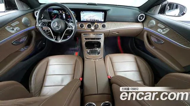Mercedes-Benz E-Class 2022 — Фото 7/20